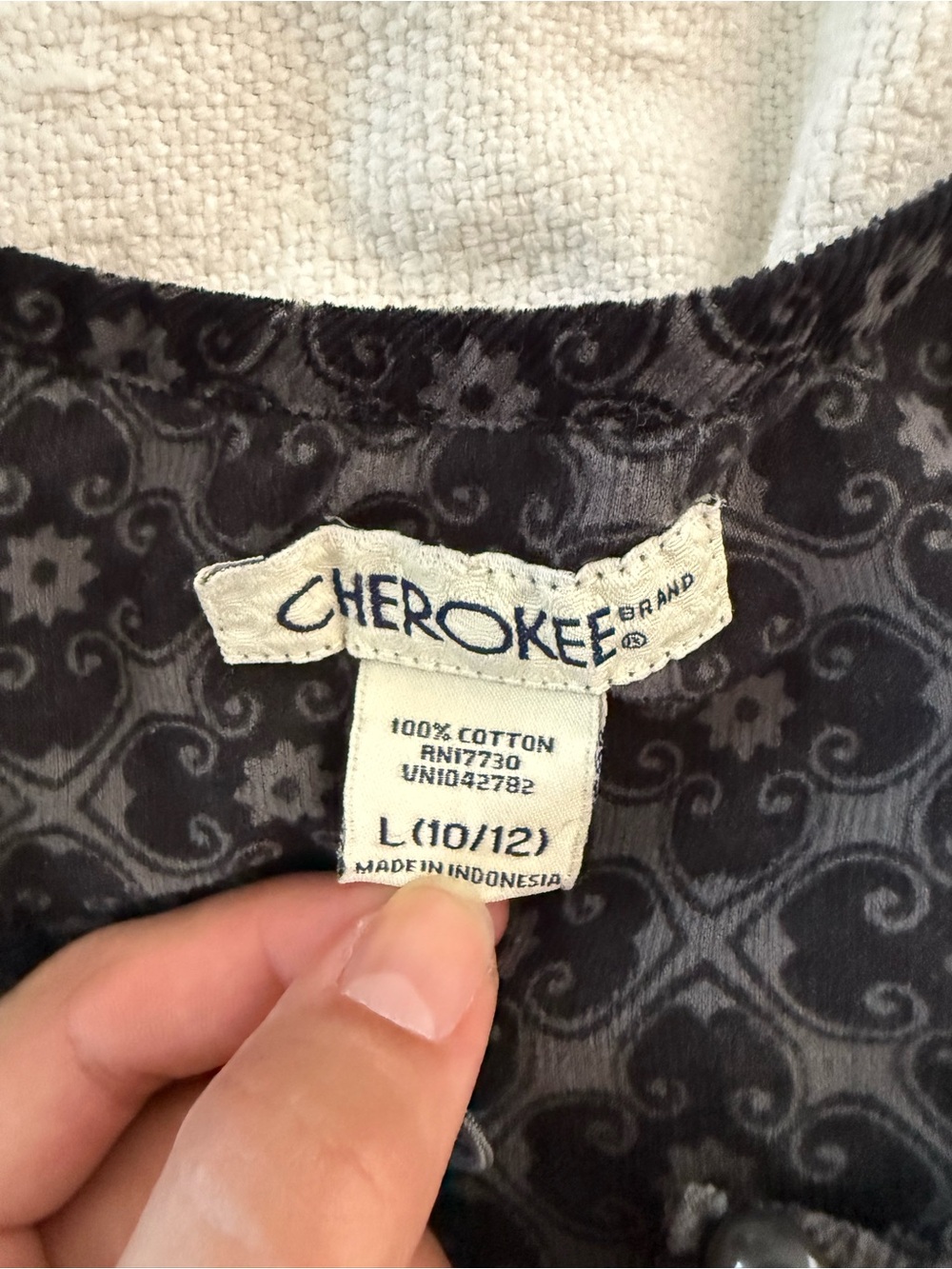 Cherokee Black Printed velvet Cap-Sleeve dress - Picture 4 of 7